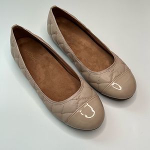 Vionic Women's Beige Quilted Ballet Flats